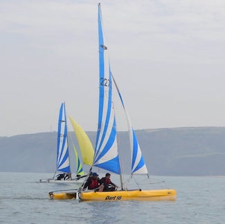 Dart catamarans